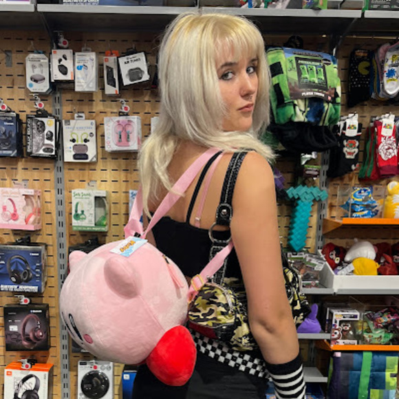 Meet your Posher, Gaia - Picture 1 of 1